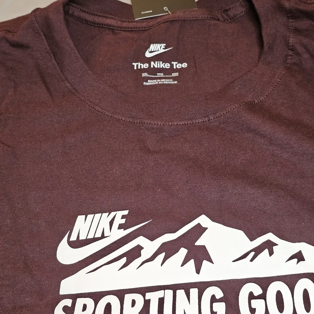 Men's XXL NIKE NEUTRALS CRUSH TEE SPORTING GOODS‎ DONT LOOK BACK BURGUNDY NWT